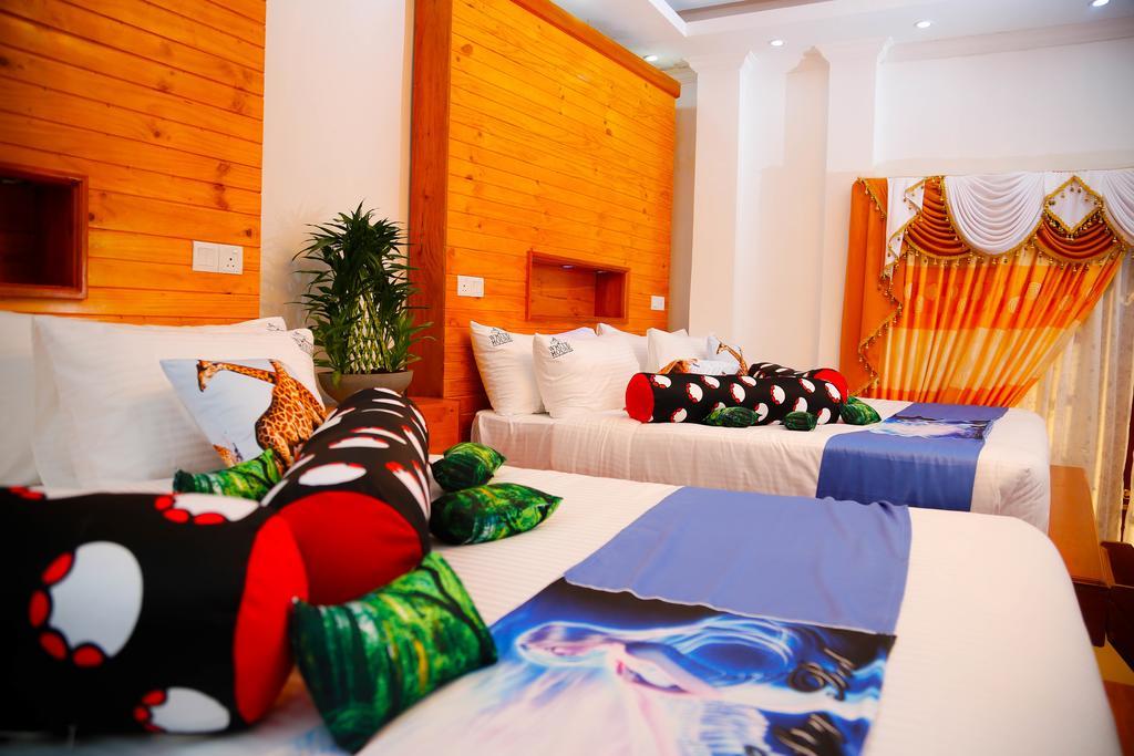 Hotel White House Anuradhapura Kültér fotó