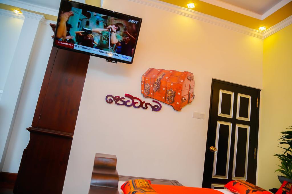Hotel White House Anuradhapura Kültér fotó