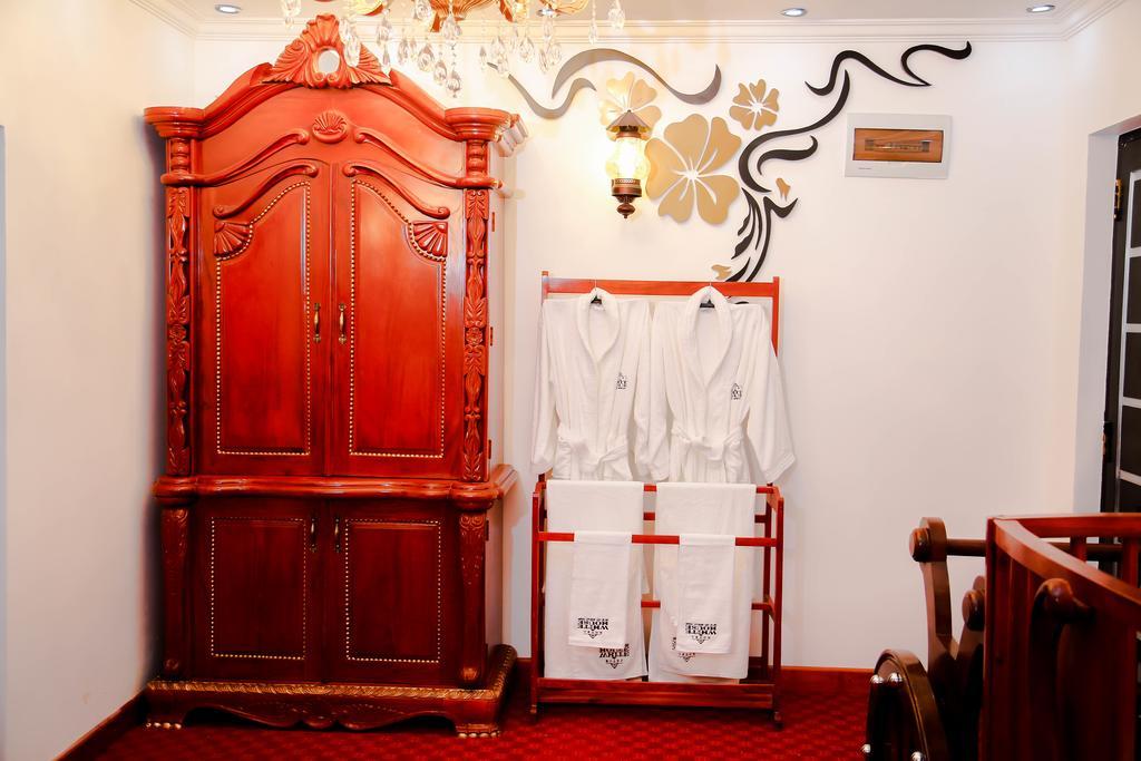 Hotel White House Anuradhapura Kültér fotó