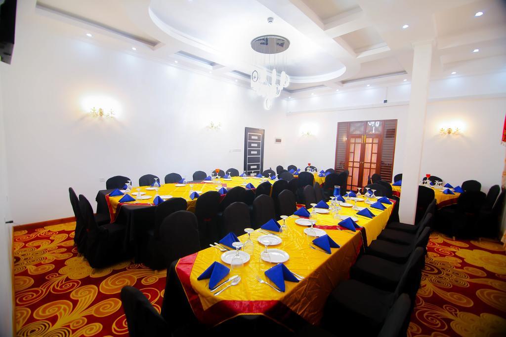 Hotel White House Anuradhapura Kültér fotó
