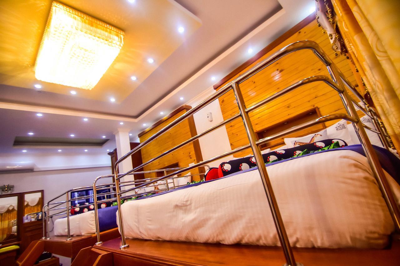 Hotel White House Anuradhapura Kültér fotó